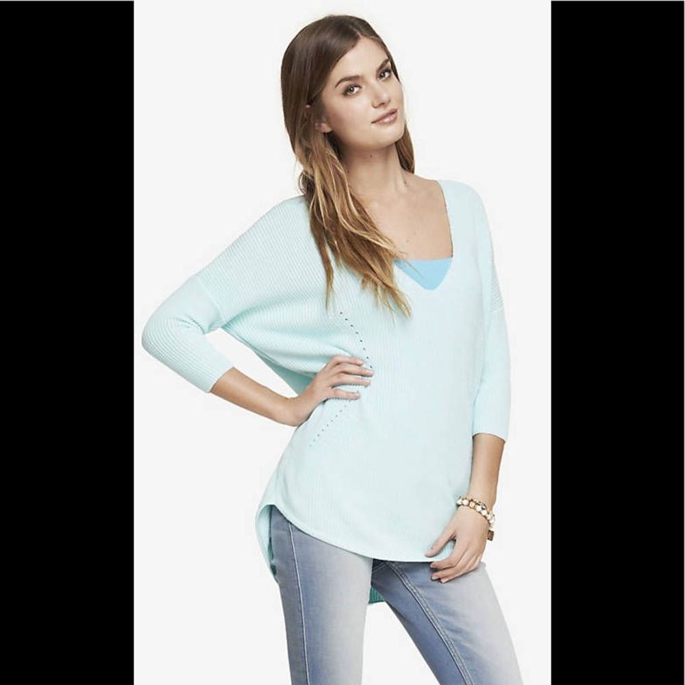 E X P R E S S : “London” Sweater in Light Blue